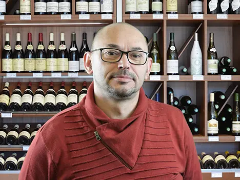 Caviste comptoir des vignes Saint-Cl&eacute;ment Sens